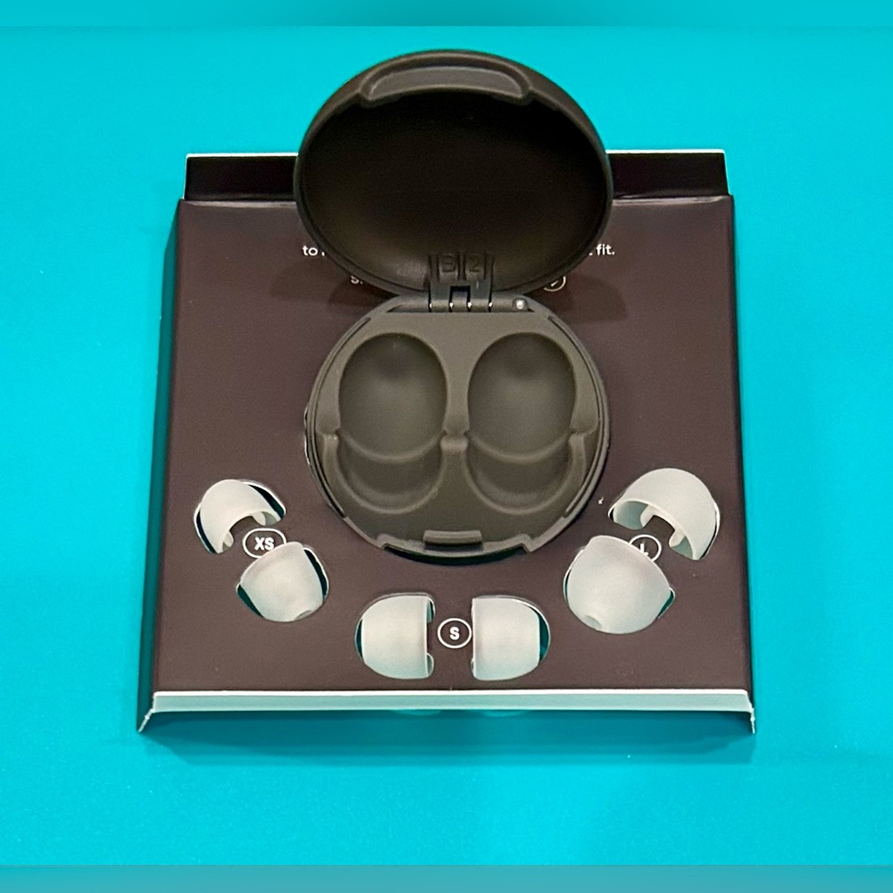 Loops Earplugs’ Case & Extra Earpieces — New